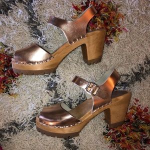 Mia Greta Rose Gold Clogs